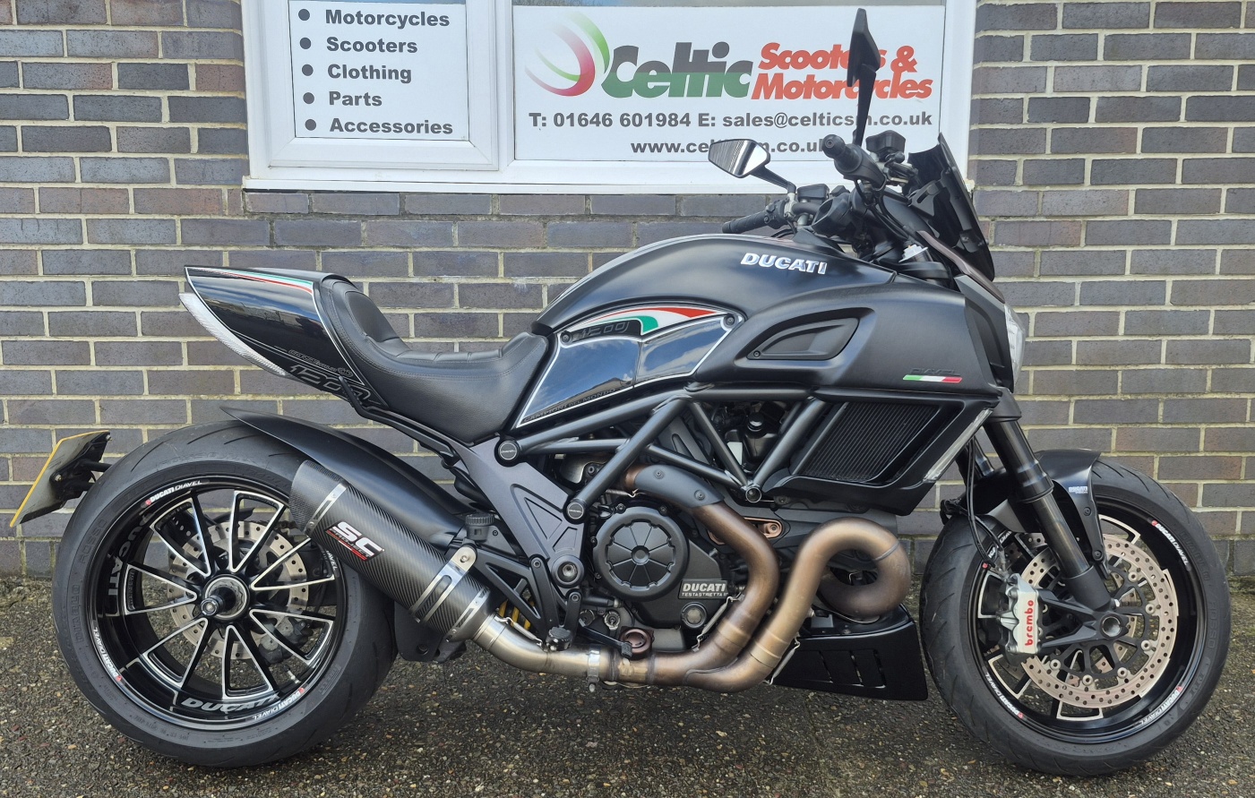 Ducati Diavel Dark