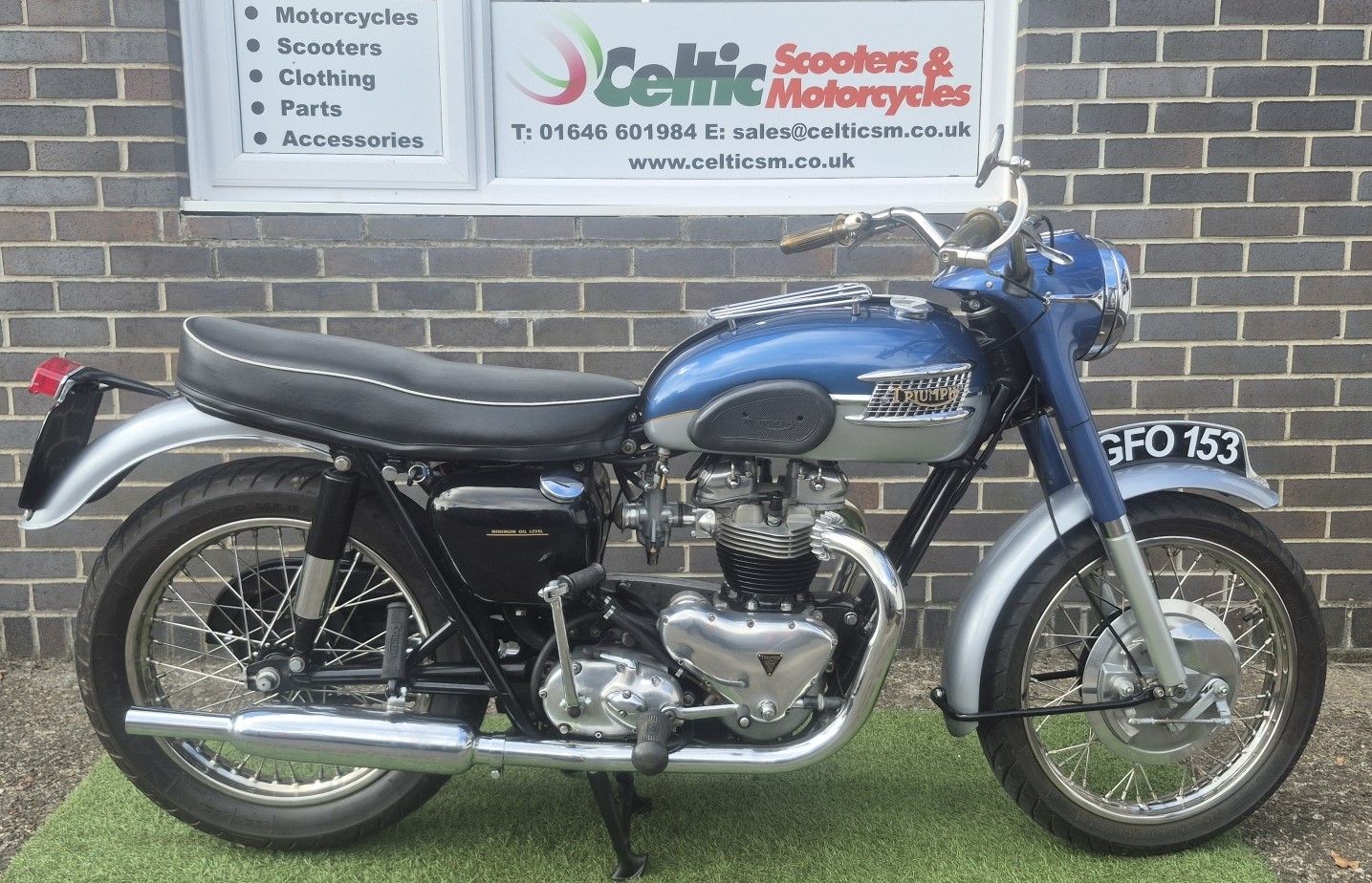 Triumph T110